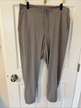 Jockey Active Drawstring Pants in Light Taupe